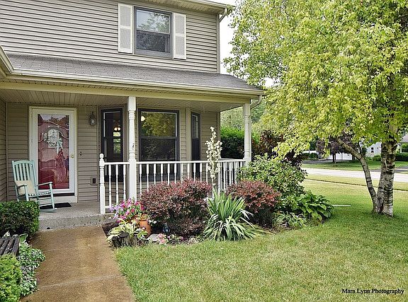 2nd image of 312 Pin Oak Dr