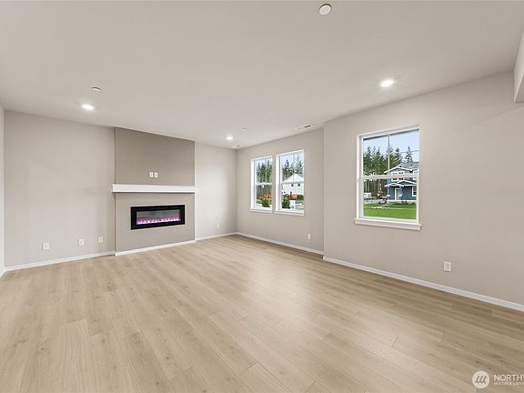 5th image of 14902 203rd Avenue E #682