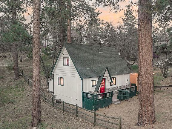 3rd image of 673 Butte Ave