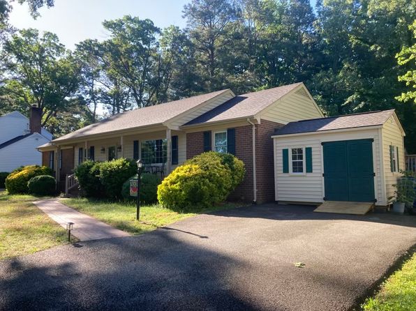 7405 Glastonburg Dr