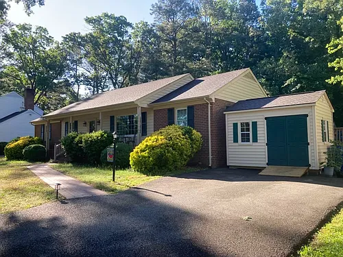 7405 Glastonburg Dr Photo 1