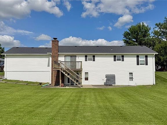 5th image of 707 Lake Manor Dr