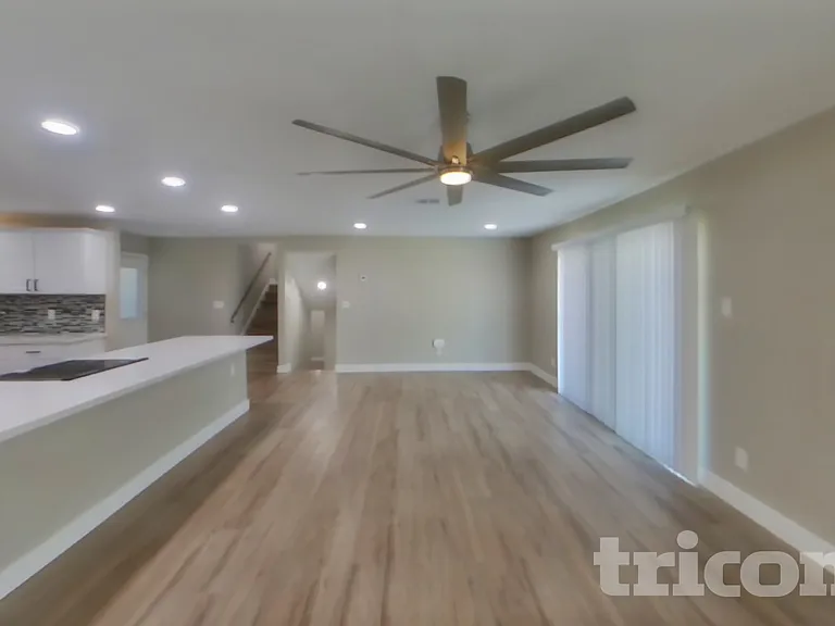 4820 W Hayward Ave — Photo 2