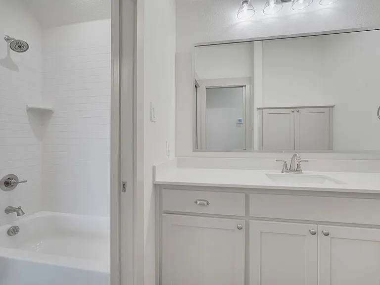 140 Farish Ln — Photo 32