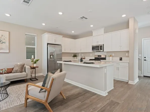 1938 Julie Dawn Pl, Escondido, CA 92026