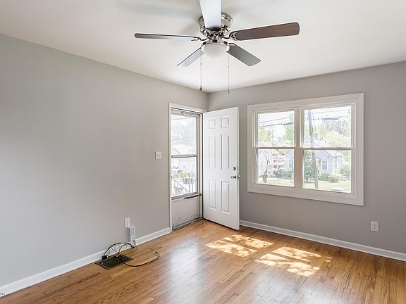 4th image of 1551 McKay Ave