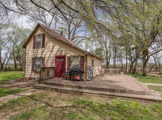 434 N Elm St, Douglass, KS 67039