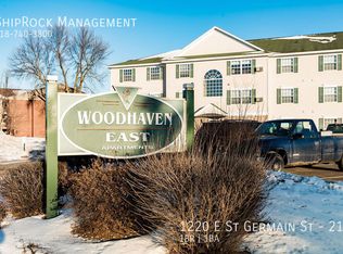 1220 E Saint Germain St #212, Saint Cloud, MN 56304