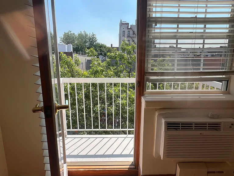 4548 47th St #4C — Photo 8