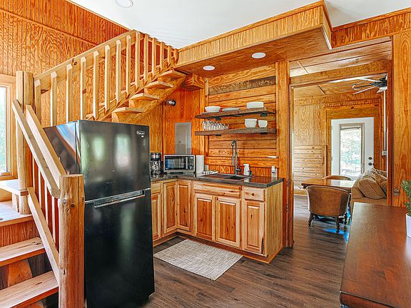 3rd image of 161 Wood House Ln