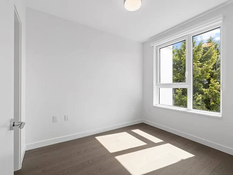 5168 Cambie St #412 — Photo 16