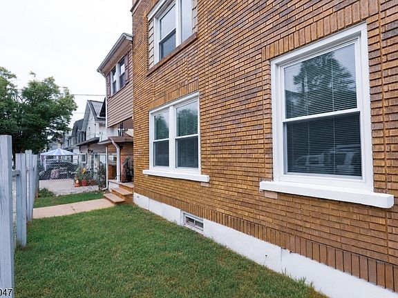3rd image of 48 Salem St
