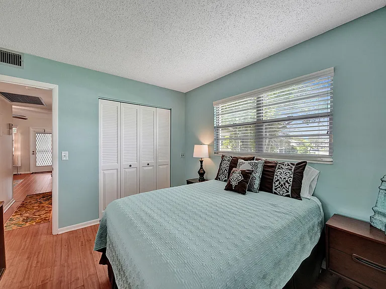 232 Farnham Cres #232-J — Photo 5
