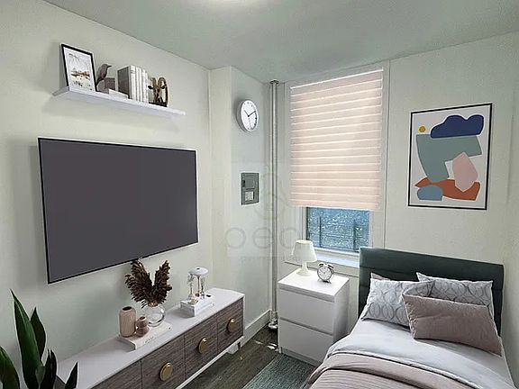 3rd image of 82 Somers St APT 1R