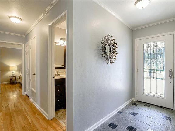 4th image of 3820 Timberline Dr