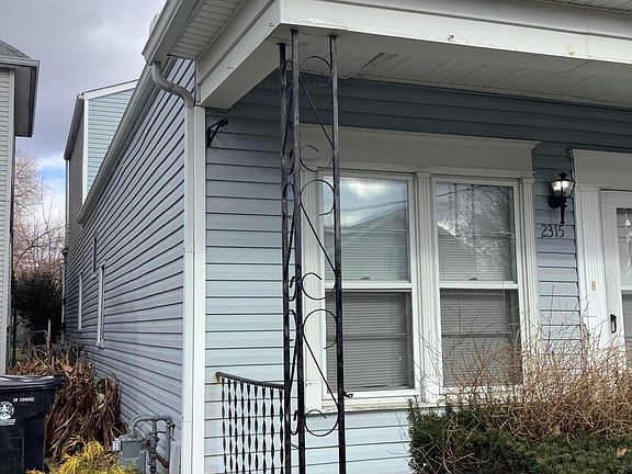 3rd image of 2315 Montgomery St