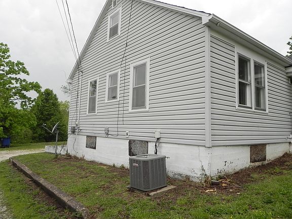 4th image of 233 Saint Francis St