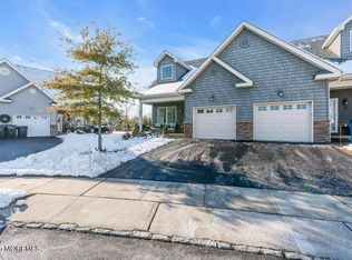17 Green Tree Circle, Hazlet, NJ 07730