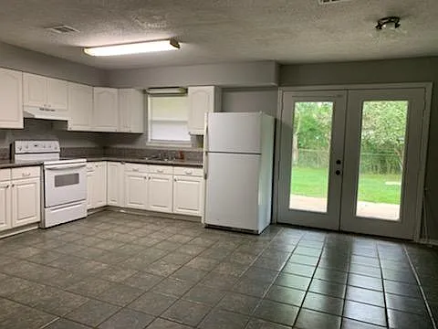 Building Photo - 306 Kimberly Dr