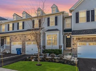 6 Jasmine Dr, Monroe Township, NJ 08831