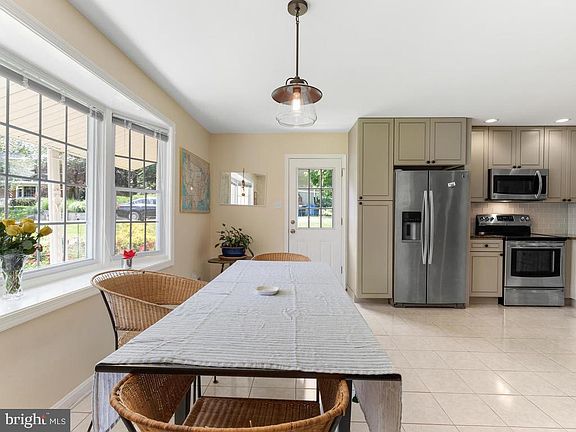 5th image of 3 Greenlane Ct