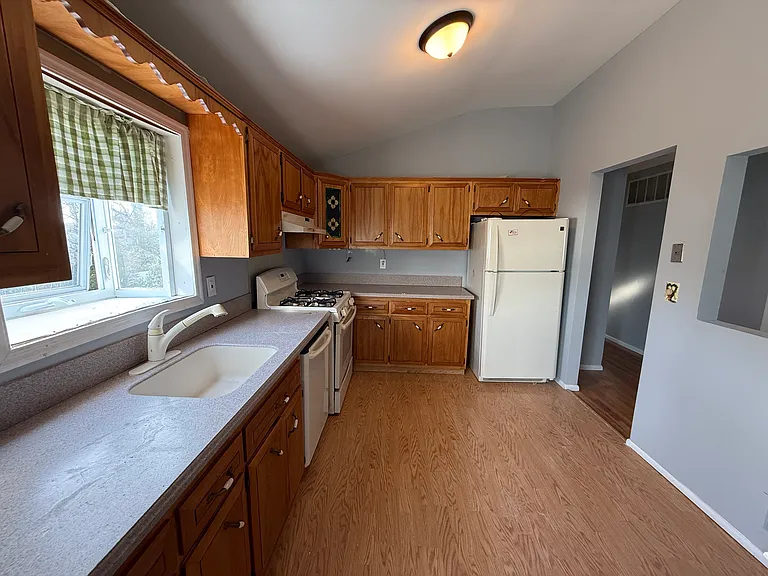 1023 Amethyst Dr — Photo 11