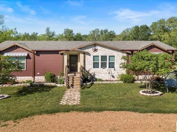 331 Elm Creek Rd, Waelder, TX 78959