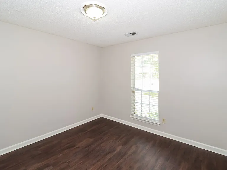 5686 Richburg Ave — Photo 14