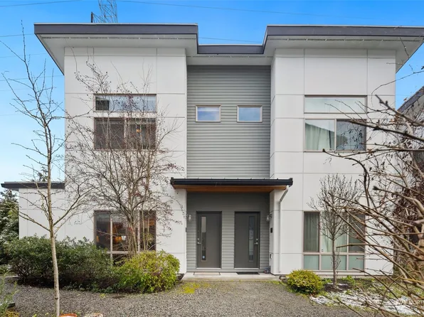 4260 S Greenbelt Station Drive, Seattle, WA 98118