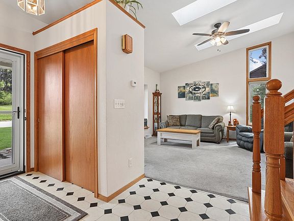 3rd image of 617 Donna St