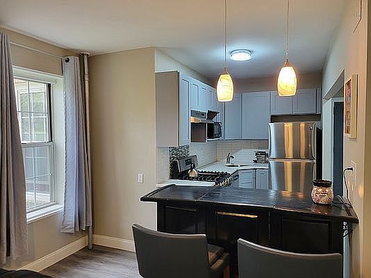 4th image of 30-31 Hobart St #2I