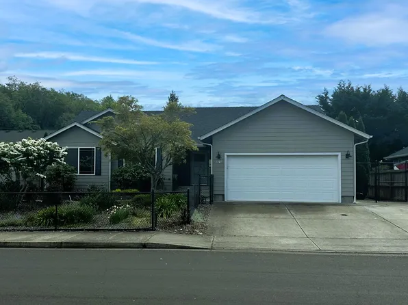 2409 SE Chinaberry Ave, Roseburg, OR 97470