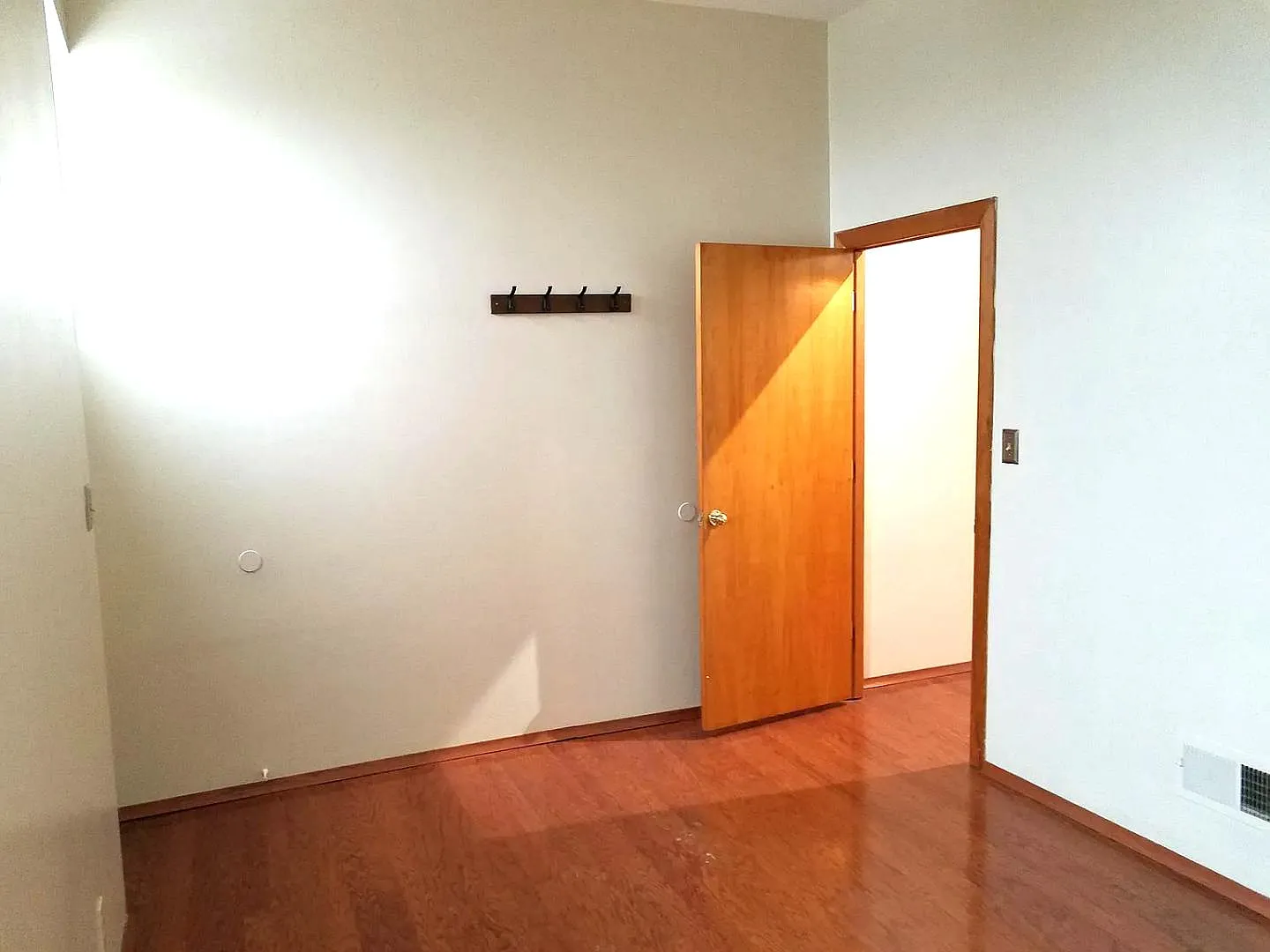 2309 Hickory St - Park Terrace 2309 B — Photo 4