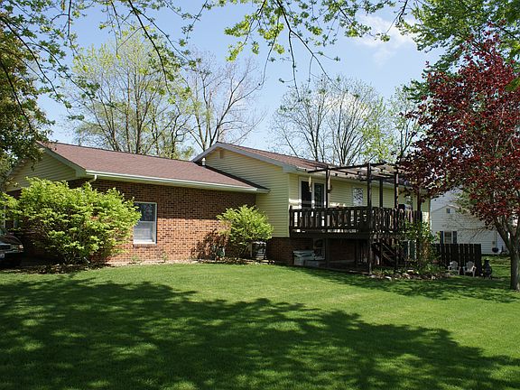 5th image of 1490 Riverview Dr