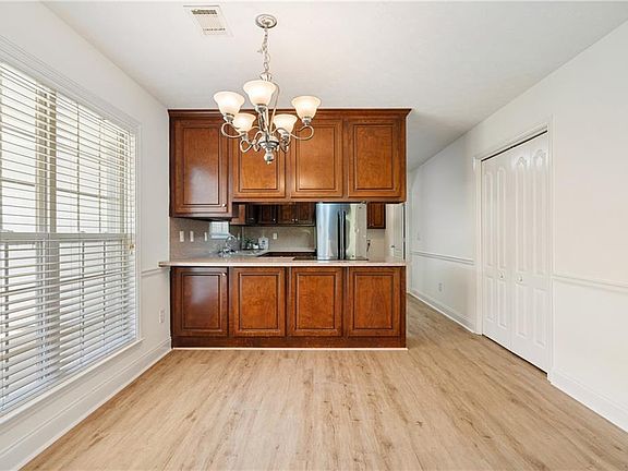 5th image of 335 Lee Road 2105