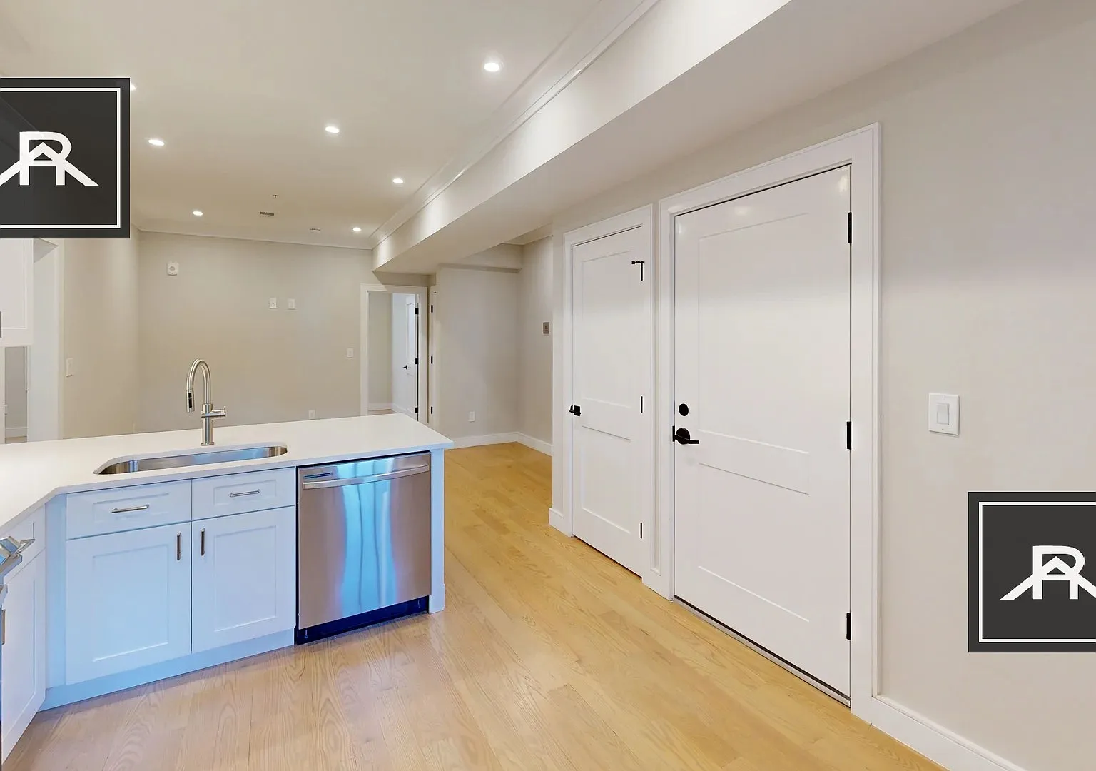 3 bed, 1.0 bath, 1000 sqft, $4,995 — Photo 2
