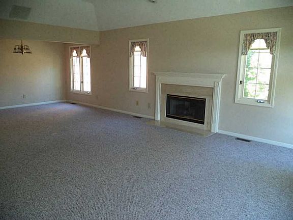 3rd image of 210 Andrews Blvd