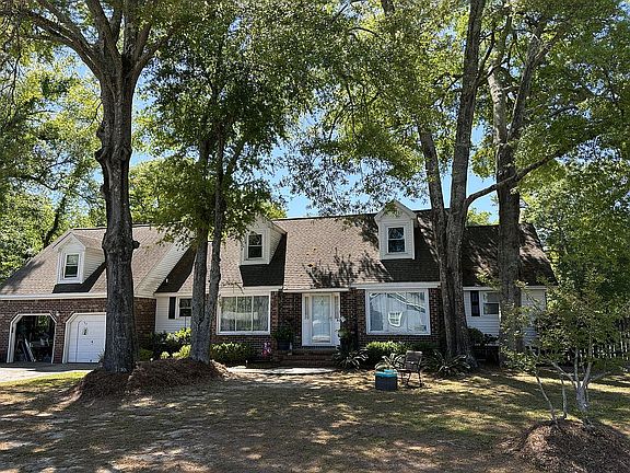 2nd image of 947 Foxcroft Rd