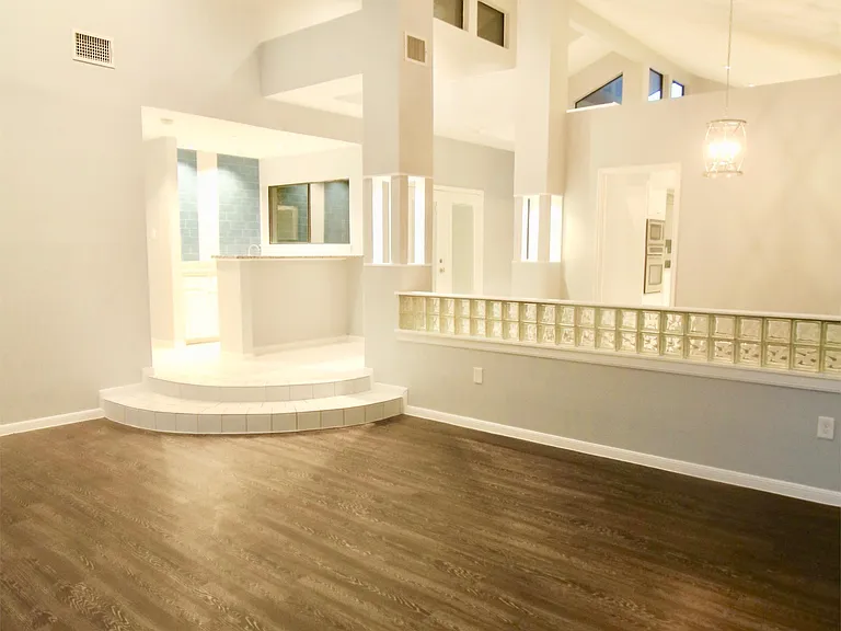 1806 Encino Bnd — Photo 11