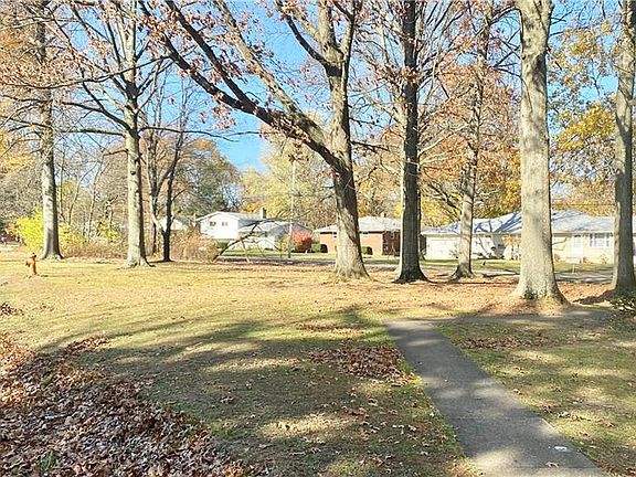 3rd image of 3831 Eigen St