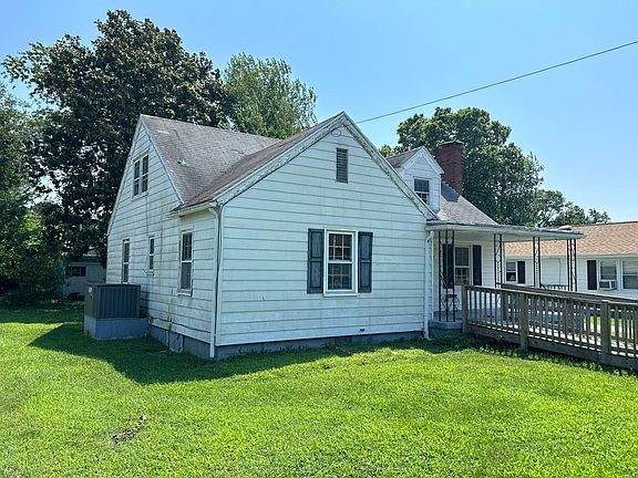 3rd image of 307 Elm Dr