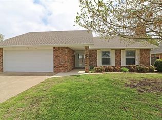 2108 Jefferson Pl, Bartlesville, OK 74006