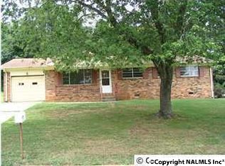 2707 Warrior St NW, Huntsville, AL 35810