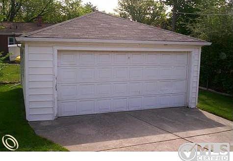 GARAGE.jpg