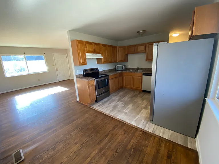 2053 Richard Ave — Photo 8