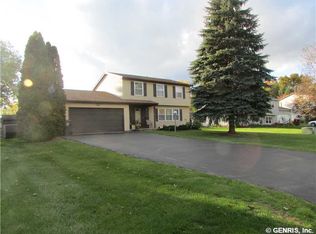 73 Battle Green Dr, Rochester, NY 14624