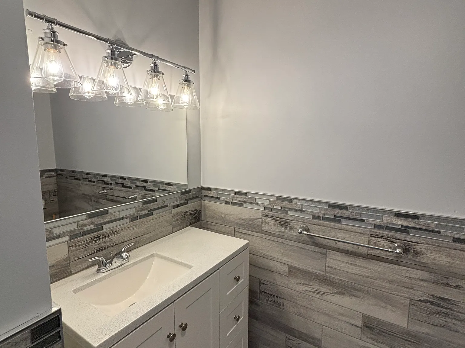 285 E Park Dr — Photo 4