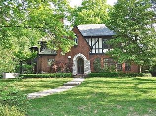 9 Harcourt Dr, Saint Louis, MO
