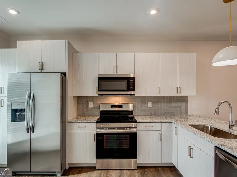 119 Chateau Dr — Photo 6