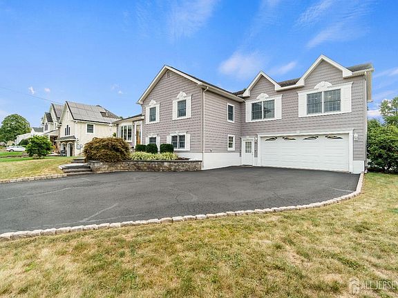 2nd image of 199 W Elmwood Dr